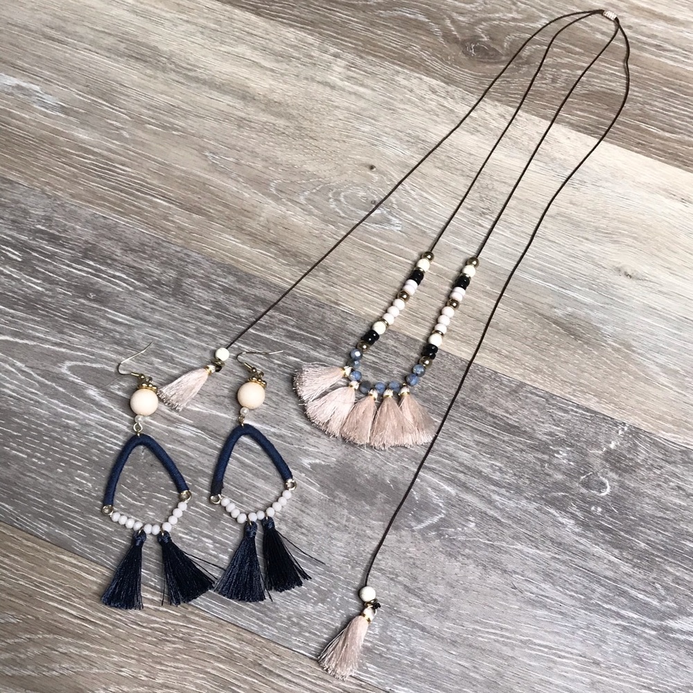 Plunder Neckless Earring Set